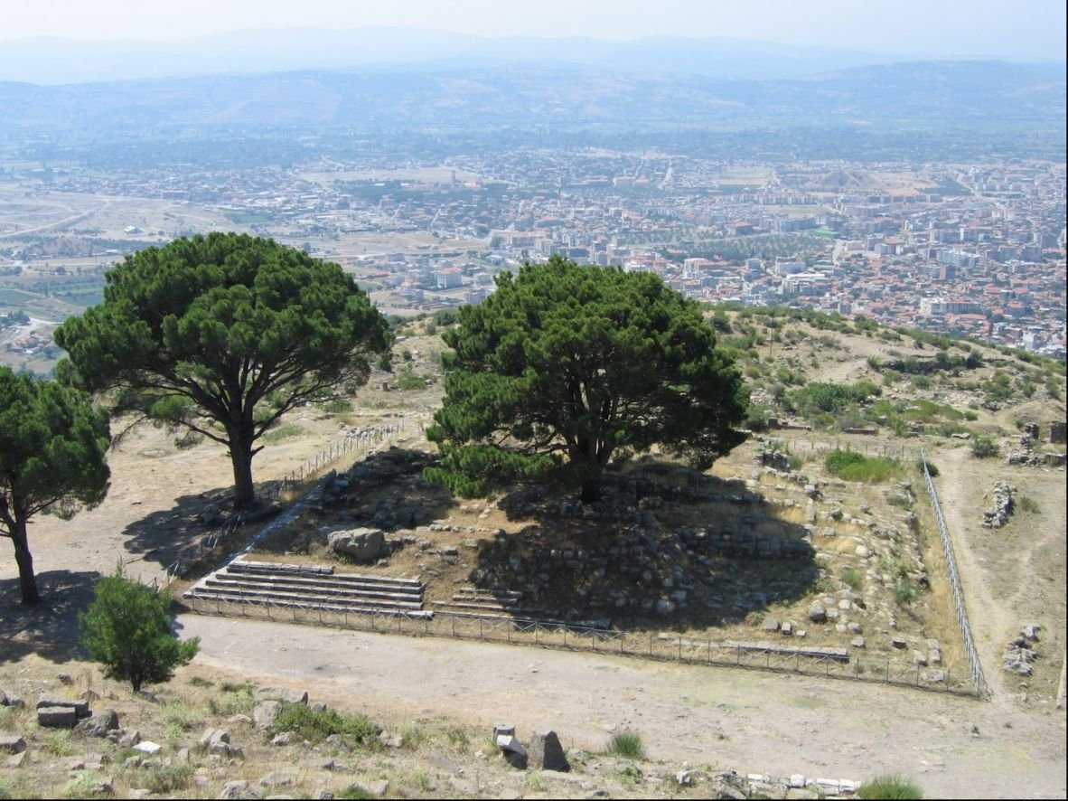 ancient pergamum en