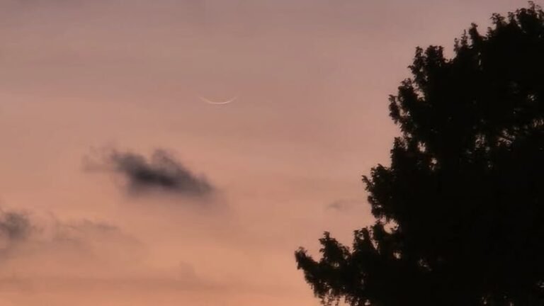 new moon, 2nd Hebrew month, 28 April 5785 (2025), credited to Yoel Halevi.
